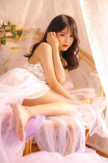 小洞都被撞烂了